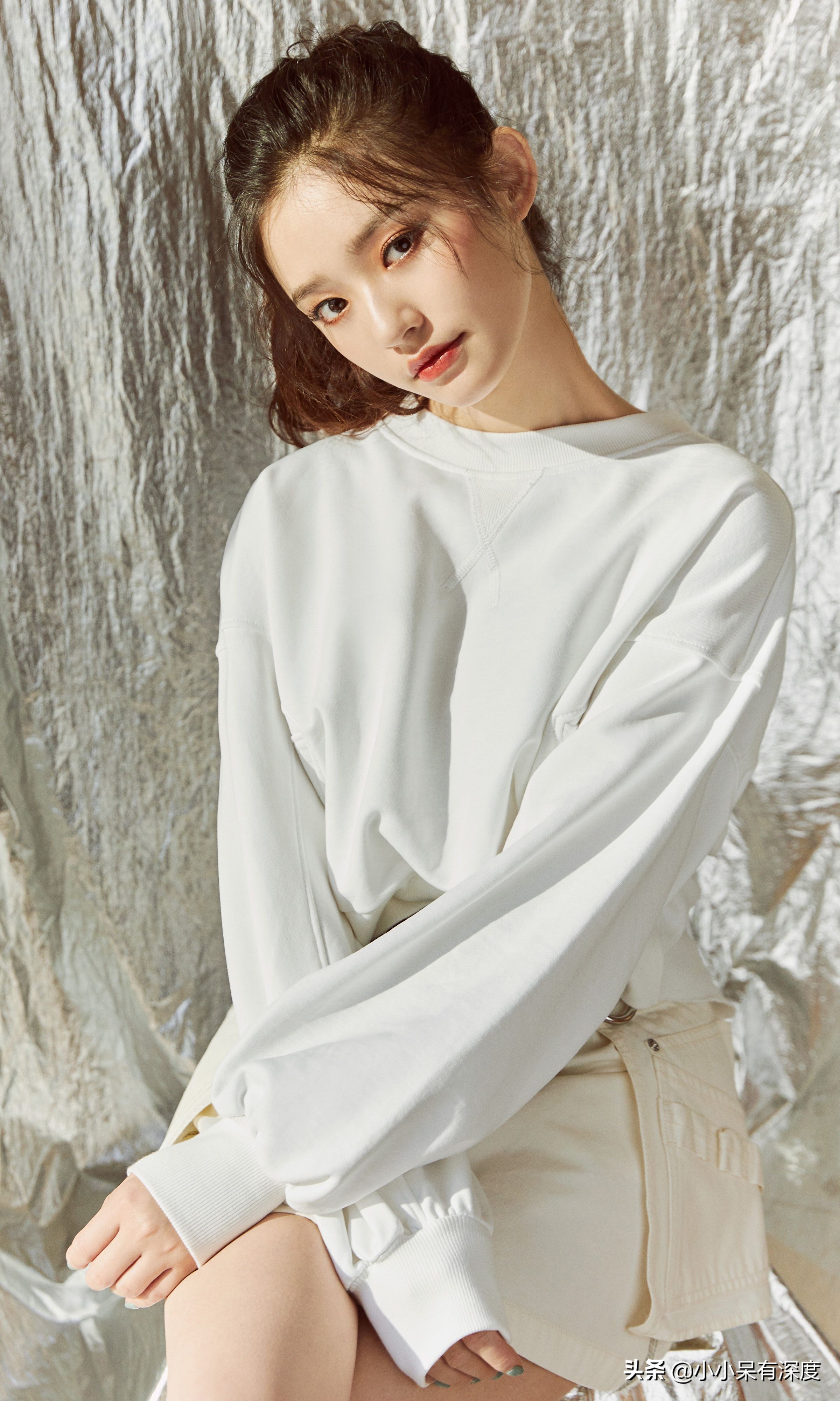 出道以来,林允一直不断为大家带来惊喜的作品,从《美人鱼》中清纯懵懂