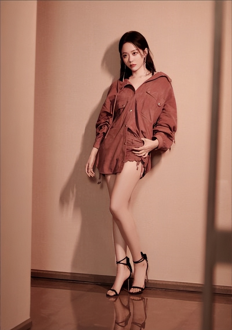 然而冯轲在婚后几年一直在转移资产,以至于到他们离婚时张靓颖的大