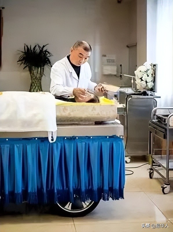 “中华殡仪整容第一人”：42年间他让40多万张脸栩栩如生