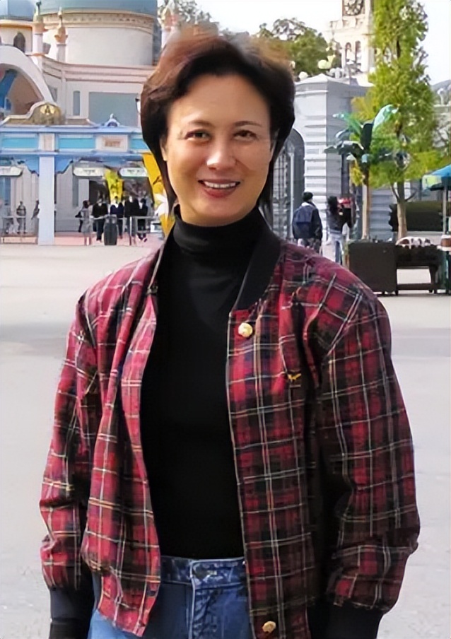 柏寒病逝10年了，临终前将儿子托付给海清，海清是否履行诺言？