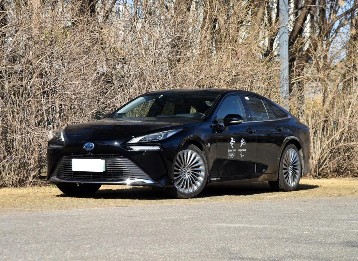 第二代丰田Mirai，与雷克萨斯LS同平台，不烧油不充电，续航850km