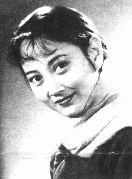 王丹凤、王晓棠“二王争美”：都说二人长得像，其实美得各有千秋