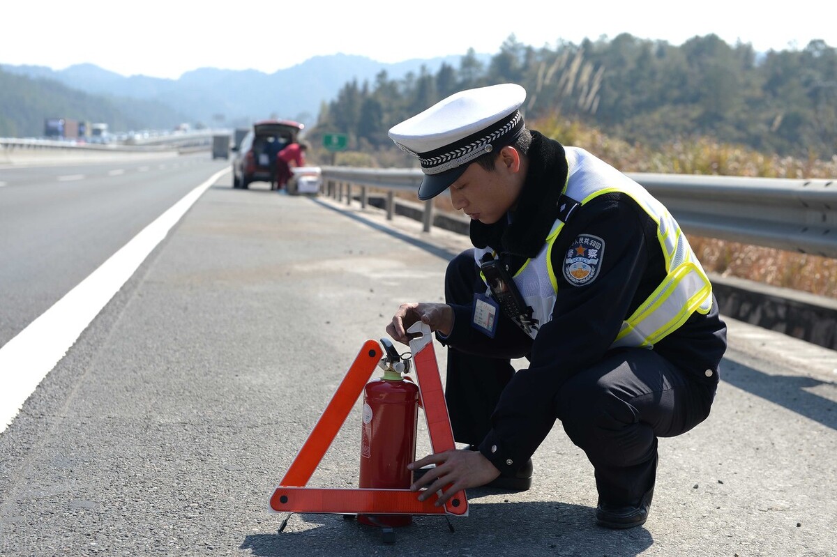 高速如何安全行车