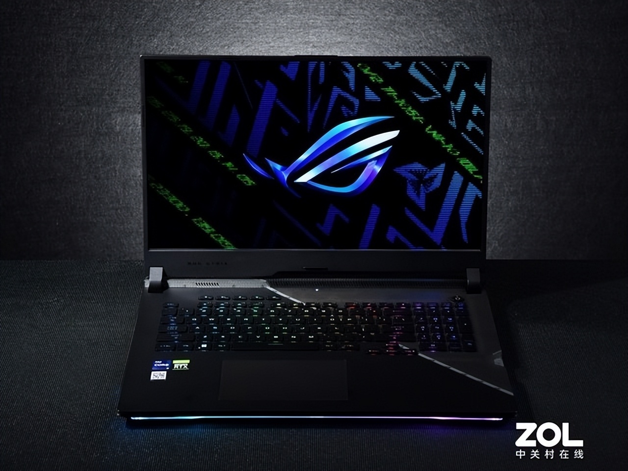 用27999元的12代酷睿i9顶级游戏本办公玩游戏是一种怎样的体验