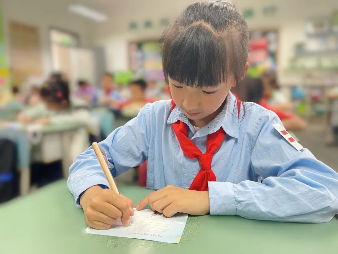 锦江小学开展“聚心传情 向阳生长”第十一届心理健康月系列活动