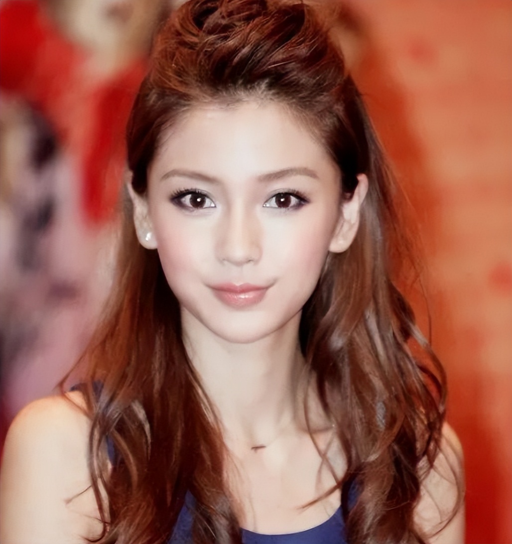 "angelababy".这时杨颖也被经纪人安了一个特别的名字.