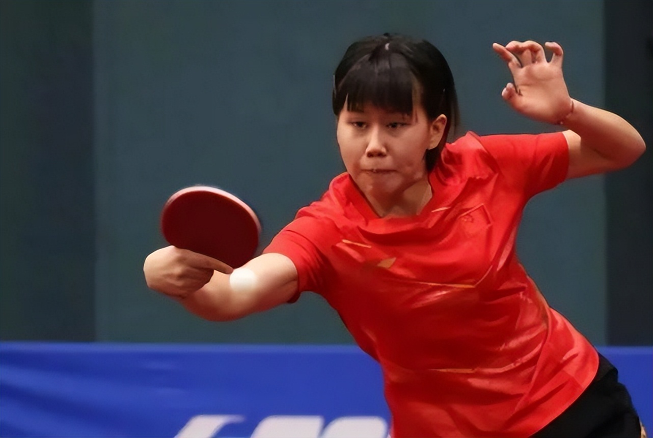 王曼昱与伊藤美(3-0、3-2打哭日本伊藤美诚，王曼昱豪夺3冠，国乒女将再冲冠军)