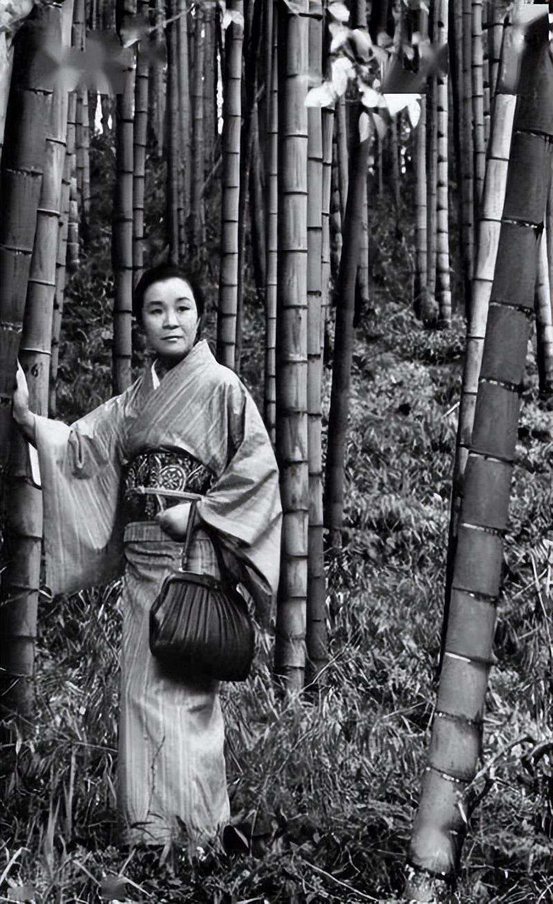 日本99岁尼姑，喝酒吃肉，一生风流，成为偶像觉得愧对中国