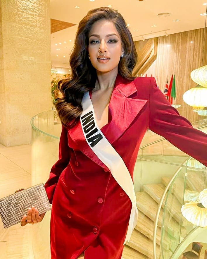 印度美女哈纳兹·桑杜成为了2021年的“环球小姐”冠军。