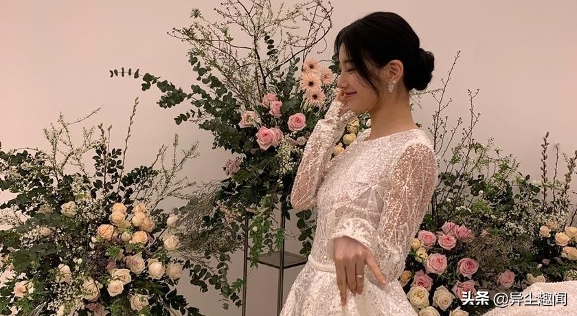 秀智飙女王气场晒绝美婚纱照！靠地狱级减肥菜单狠甩婴儿肥