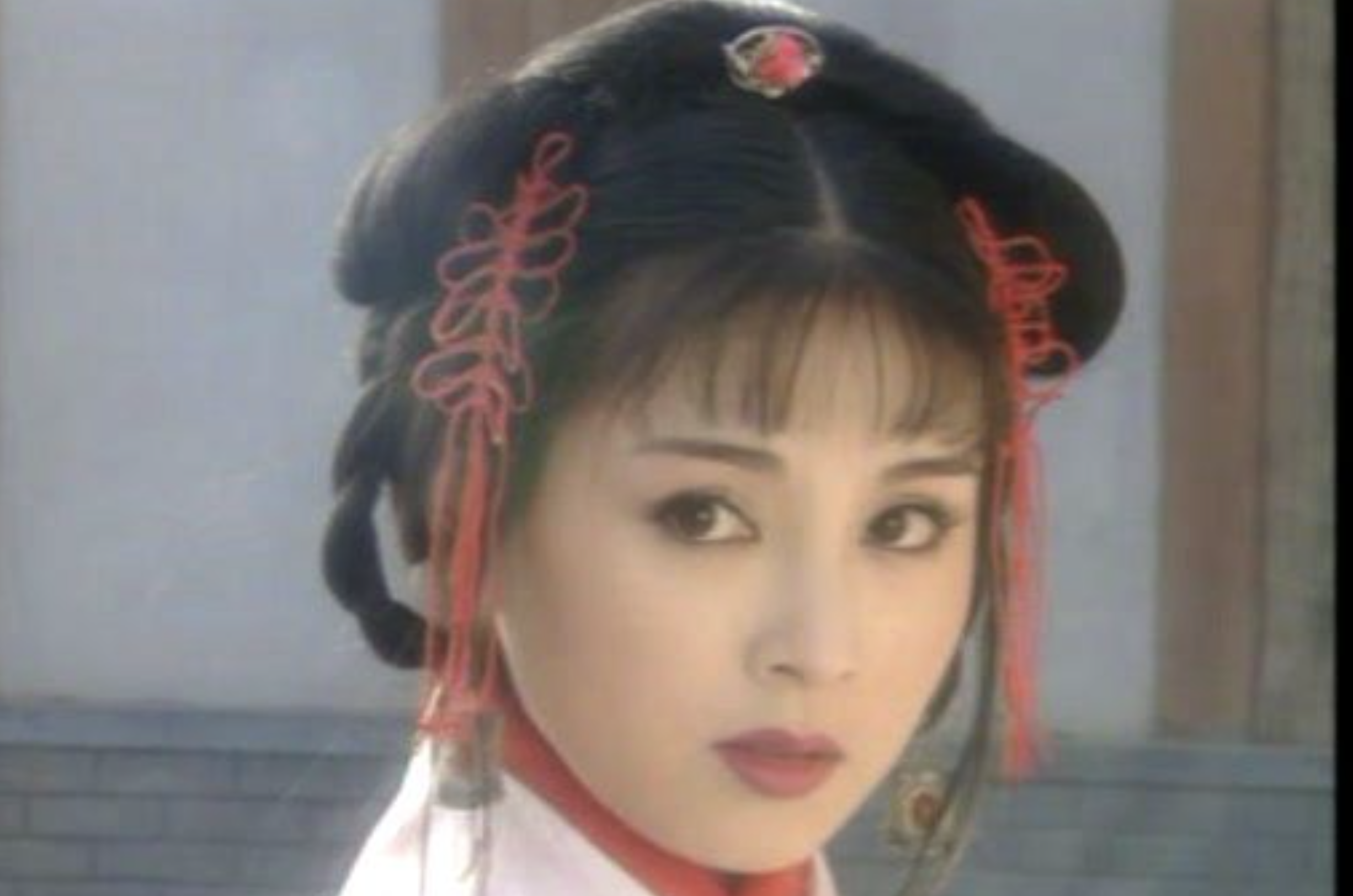 中国古典美人(8位好看的“中国式”天然美女，没整容没微调，颜值甩网红十条街)
