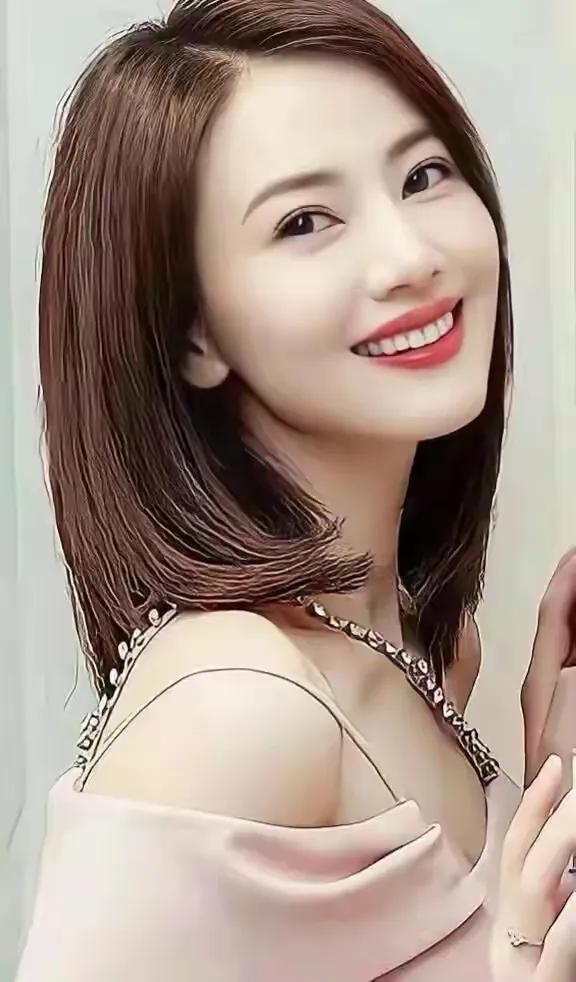 我觉得高圆圆的美是清新脱俗