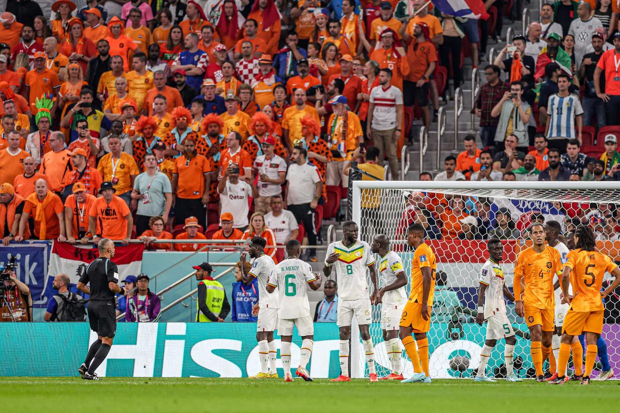 荷兰2-0创纪录！世界杯最新积分榜：荷兰英格兰居首，三队0分垫底