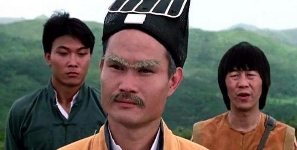 林正英饰演的僵尸道长也成了最能给人安全感的一个角色.