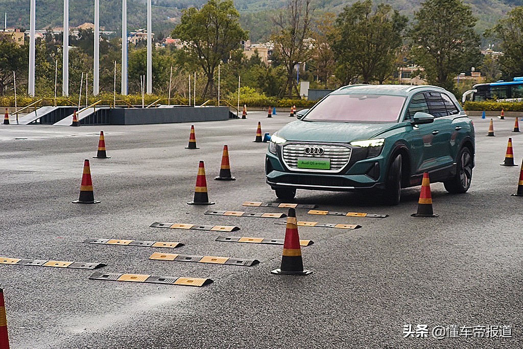 新车｜电四驱更易脱困？上汽奥迪Q5 e-tron场地试驾