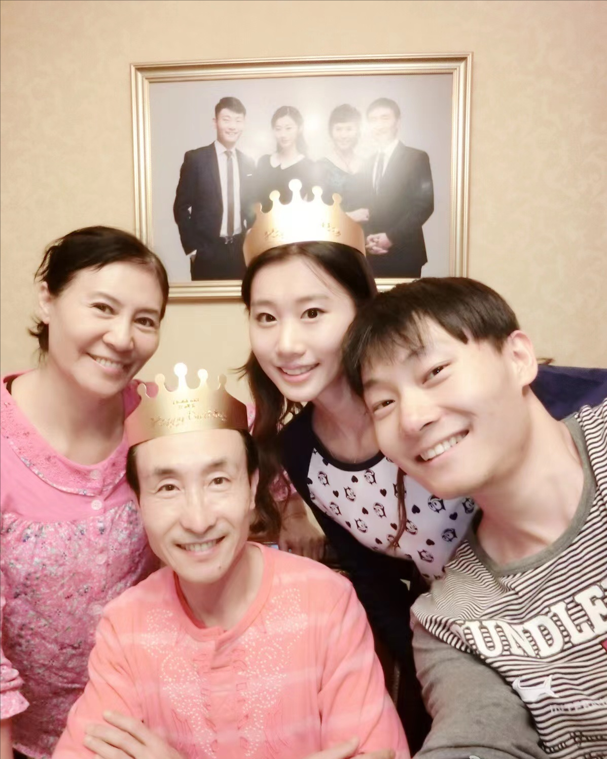 巩汉林儿媳黄一惠，被公婆催婚又催生，连生两女终完成公公心愿