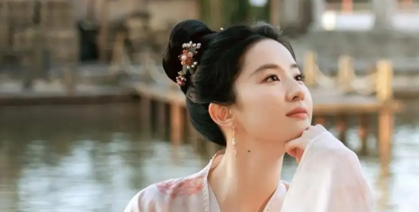 33岁的刘亦菲至今为何还是单身，看完下面你就明白了