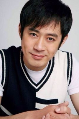 刘钧个人资料("精刮子"刘钧,19岁当电工,45岁成正午阳光新宠,戏外娶女