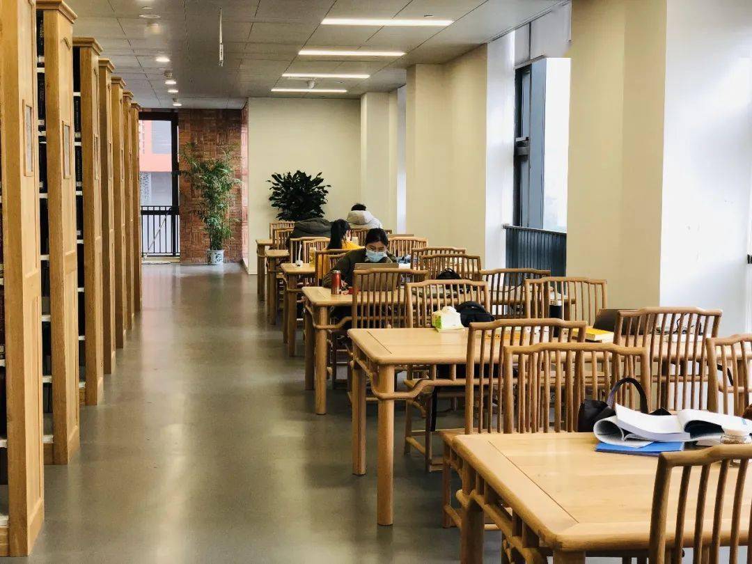 985大学生有多辛苦？浙大学霸晒出时间表，从清晨学到深夜是常事