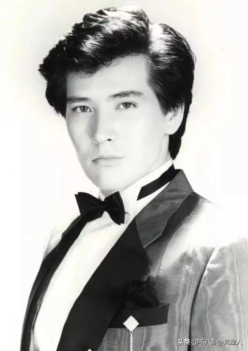 至今未婚的7位港台男神，个个身价不菲，最大61岁最小40岁