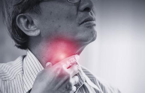 别把喉癌当成咽炎,若颈部有5种表现,建议引起重视,别后知后觉