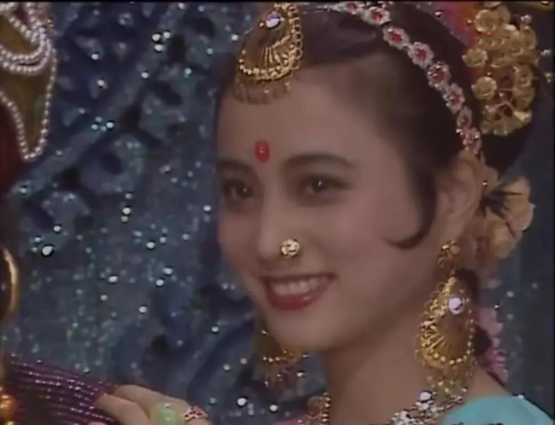 26岁离婚，34岁二婚嫁给犹太富商却两个月见一次面，李玲玉如何了