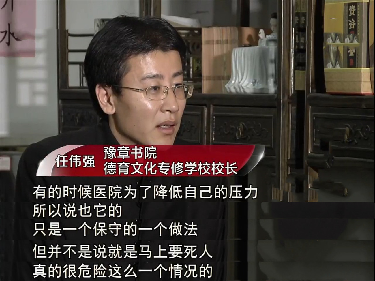 2016年16岁少年校内被逼自杀，真相揭露，阳光学校里为何阴云密布