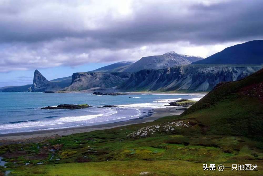 地球上最"孤独"的岛屿,方圆三千公里不见人烟,只有100个居民