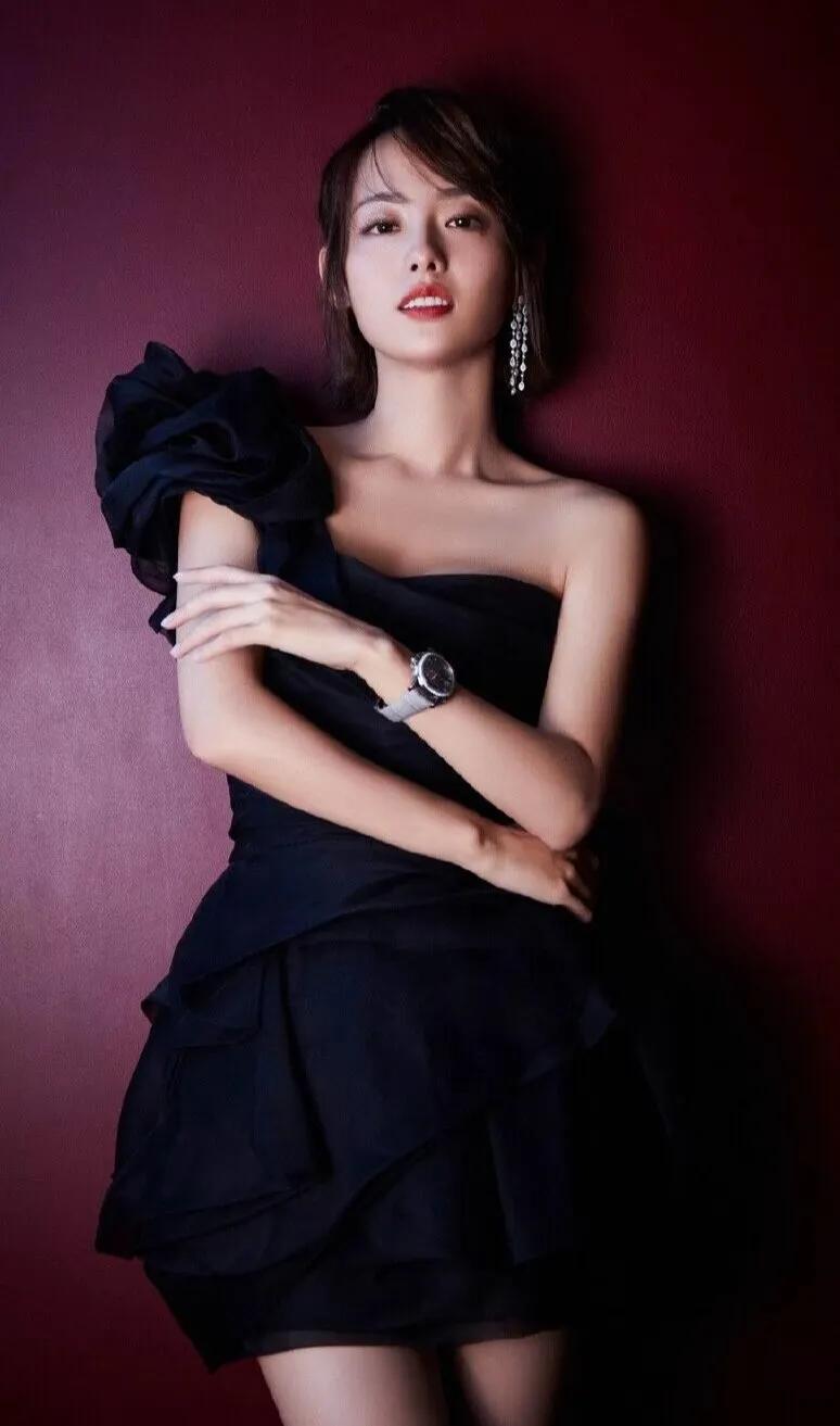 张嘉倪高清写真图