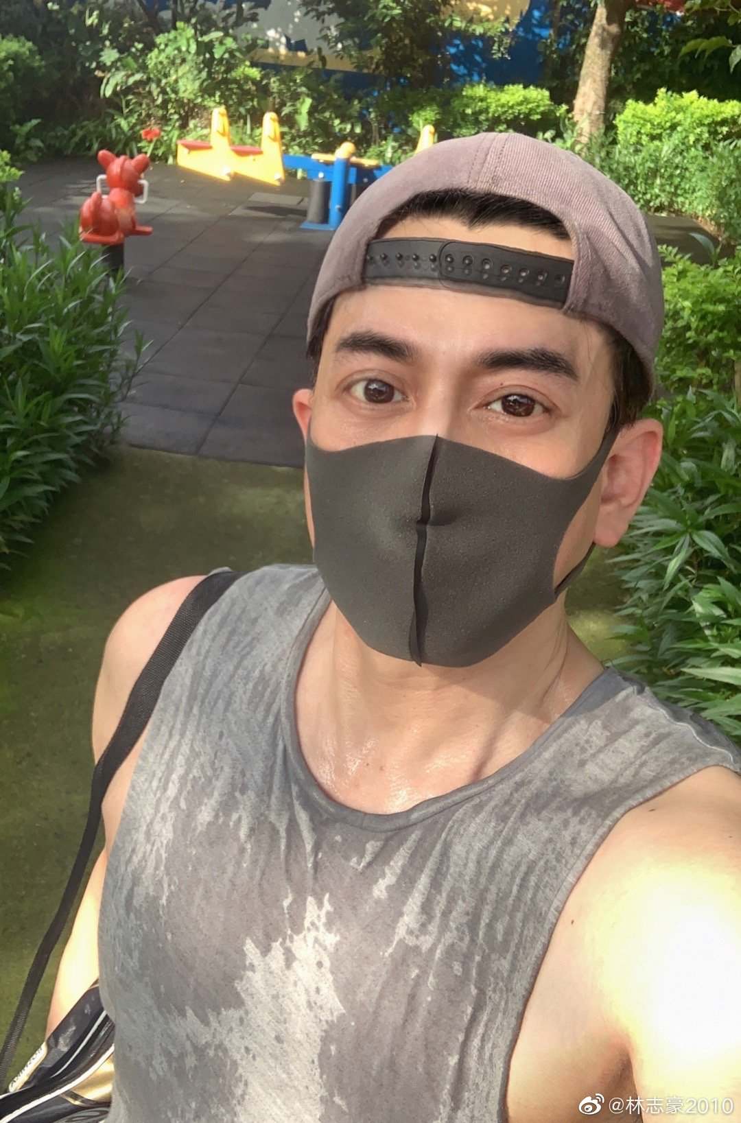 前亚视小生近况曝光！曾做肠穿孔手术休养4年，去年公开讨工作