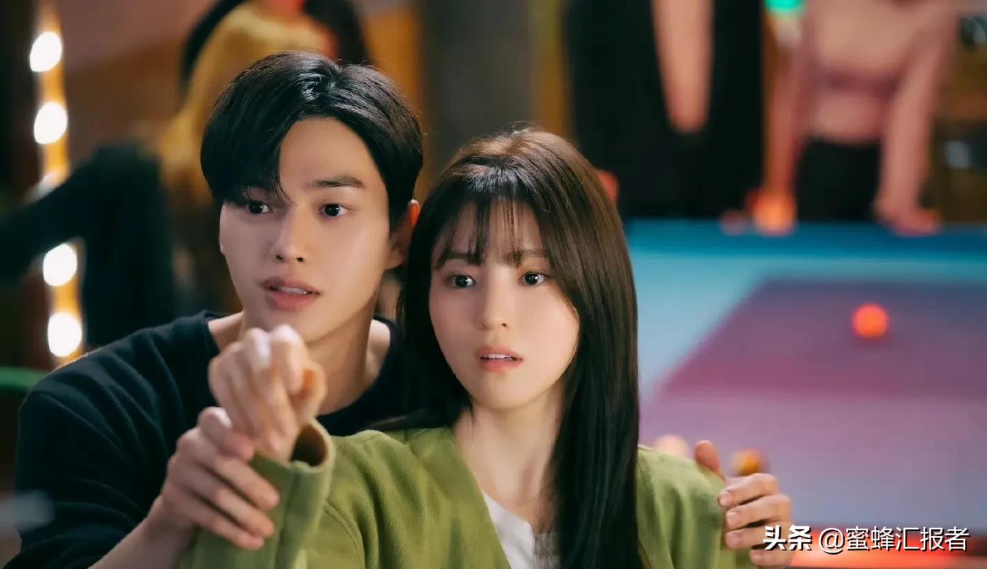 韩素希宋江同框出行呗拍，黄奕问王心凌想不想当队长与郑秀妍PK