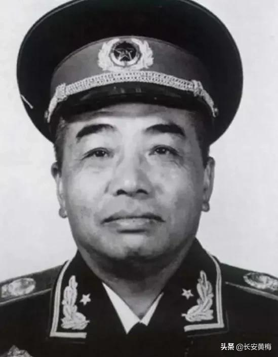 开国元帅共有10人，仅有4人被称为“老总”，他们分别是谁....