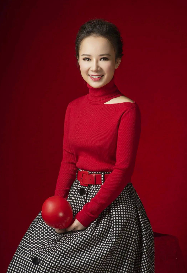 盲人歌手刘赛:倒贴2套别墅下嫁到河南农村,军人丈夫愿捐献眼睛