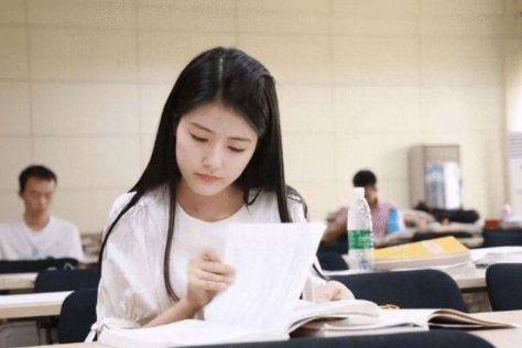 高考需要带的东西图片（高考状元的试卷）