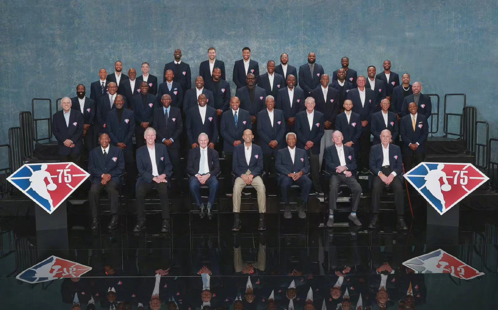 nba75大巨星合影哪些人没来(75大典礼仅44人到场!