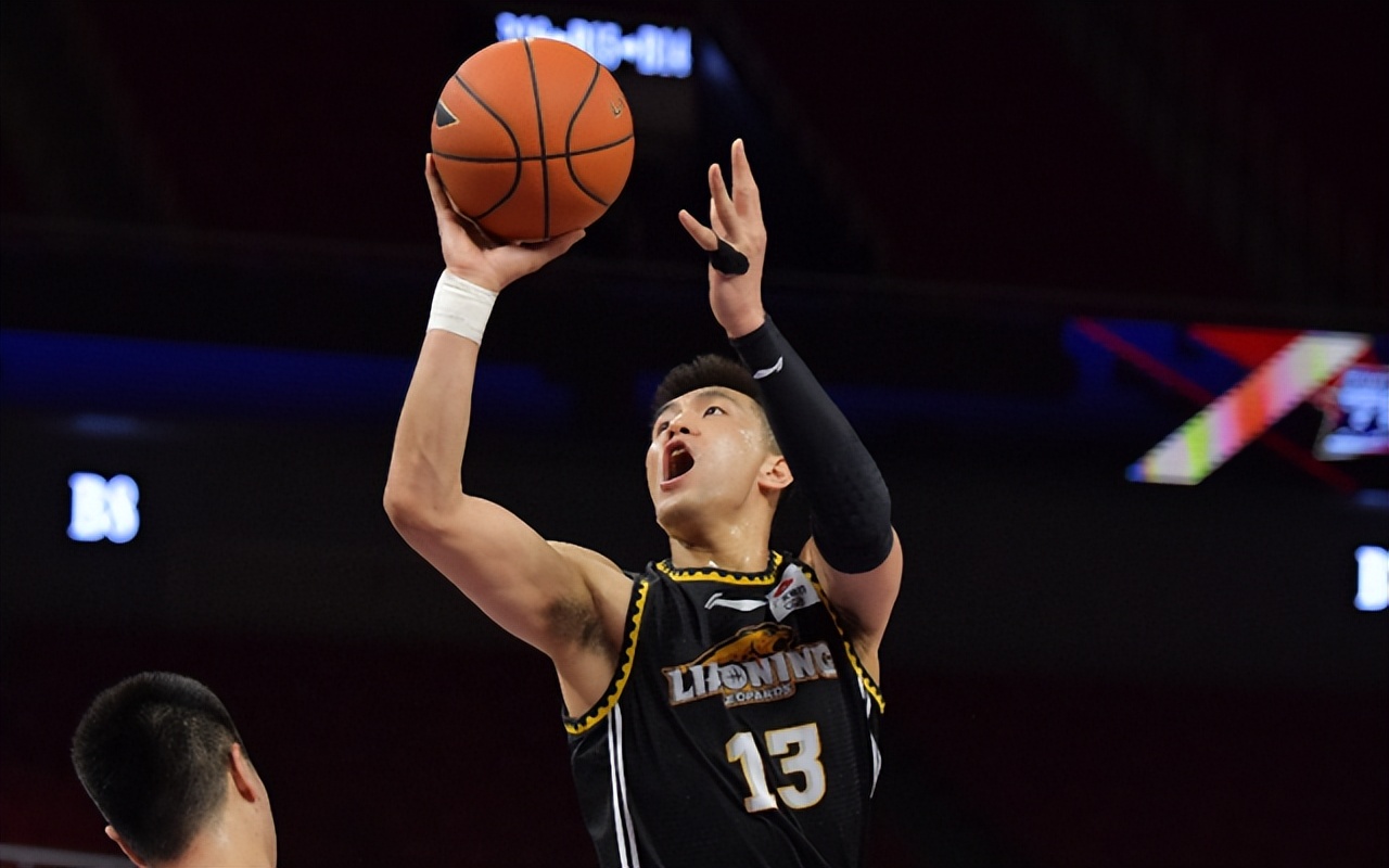 cba球员薪水2016（提出转会申请，郭艾伦12年辽篮生涯赚了多少薪水？明年或千万年薪）