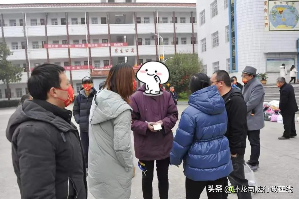 卧龙区律师公益行—广东普罗米修（南阳）律师事务所冬季助学献爱心