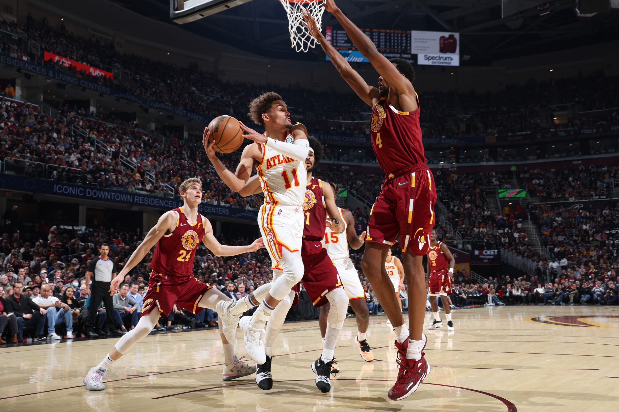 nba结束后还有哪些球(NBA季后赛全出炉，鹈鹕搭上末班车，瓦兰丘纳斯关键2分救主)