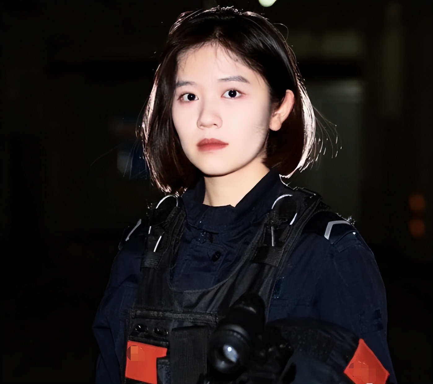 纯真萌妹竟是公安校花，才貌双全又美又飒，简直是行走的招生简章