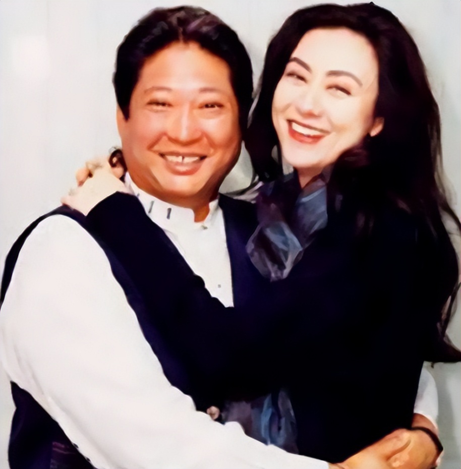 洪金宝妻子,洪金宝妻子