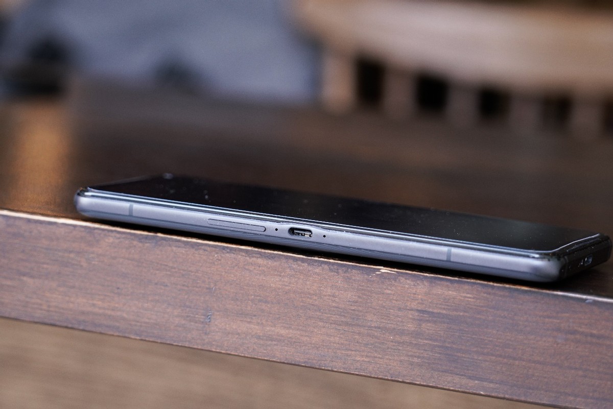 玩游戏这样才快乐，“性能霸王龙”联想拯救者Y90上手实测