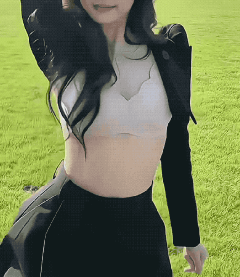 微博之夜大火,刘亦菲再拍内衣照,似有若无的性感,被骂擦边