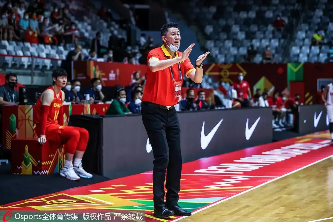 胡明轩为什么退出nba(为什么在国内无比风光的广东球员徐杰和胡明轩到国际比赛就不行)