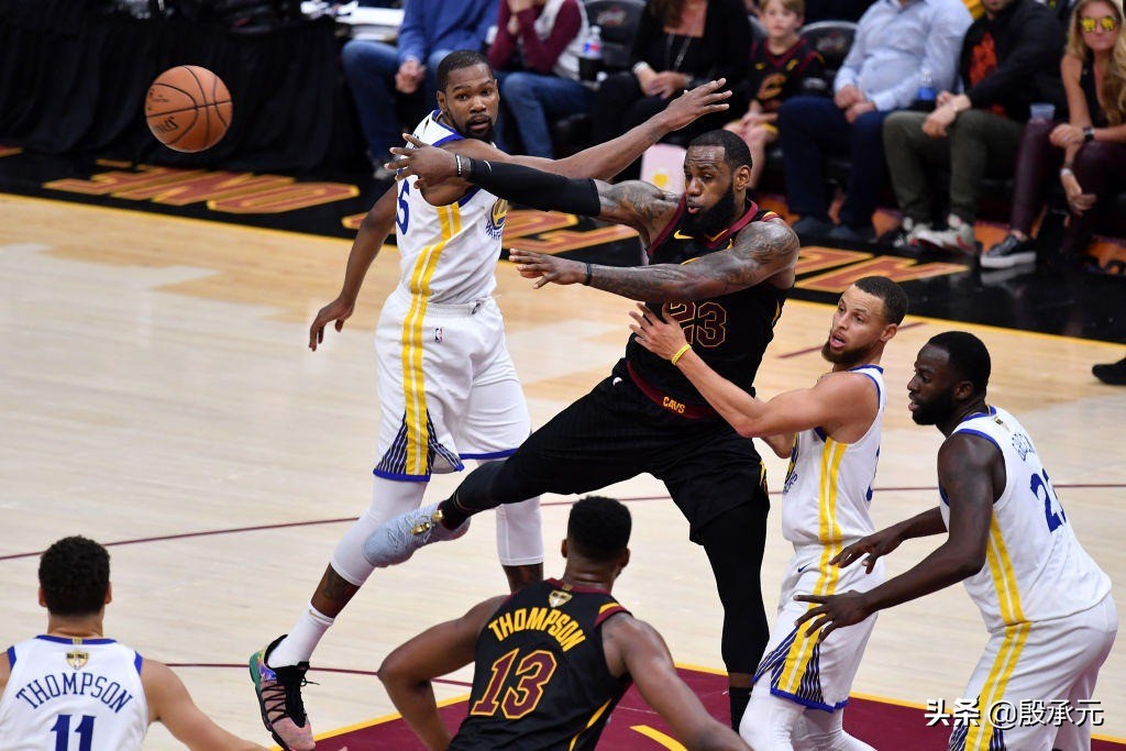 nba历史篮板榜(近十年NBA季后赛总篮板前五没有中锋，除了詹姆斯还有谁)