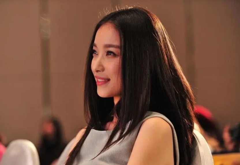 “最惨谋女郎”倪妮：被杨颖当成“丫鬟”，因力挺张艺谋被雪藏