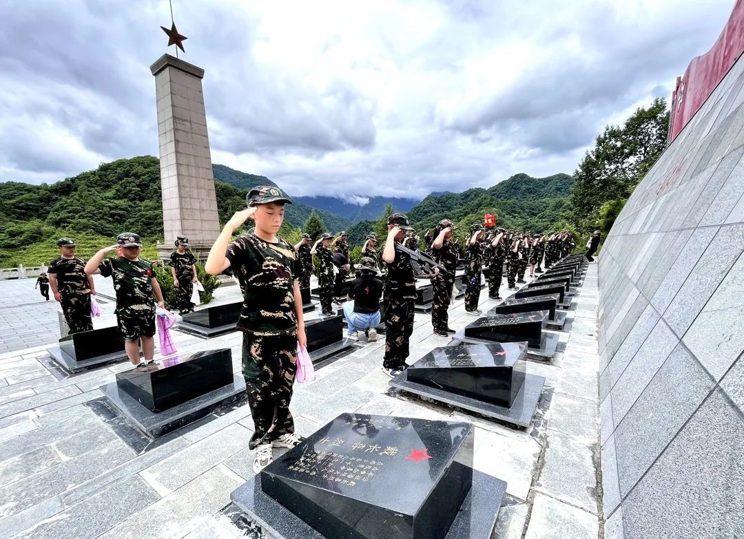 徒步10公里來到紅二十九軍軍部舊址,重走紅軍路,重溫紅軍的崢嶸歲月