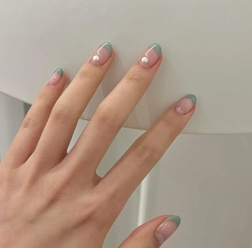 指甲图片美甲2017春天(开春纠结做什么美甲)