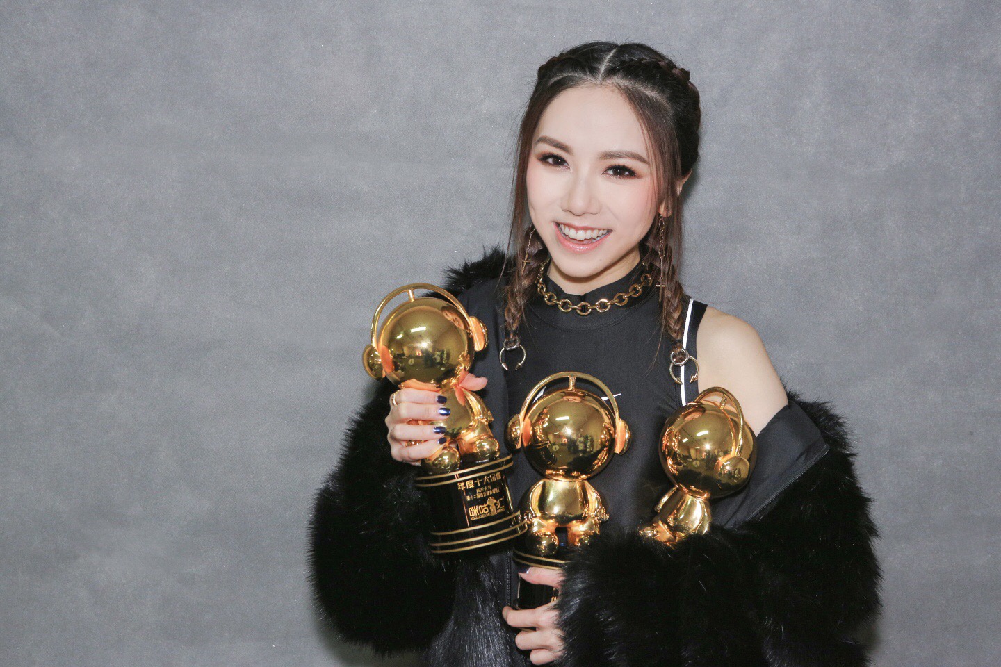 有苦难言的8位明星，多年顽疾缠身，有人成身体缺陷抱憾一生