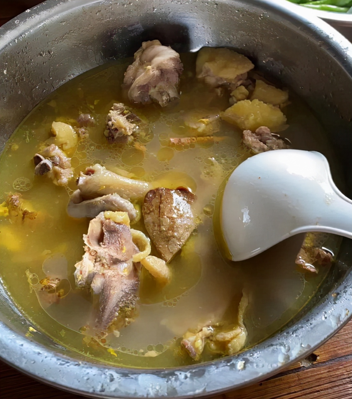 批量化生产“饲料鸡”变成“土味十足”的土鸡，养鸡朋友的福音