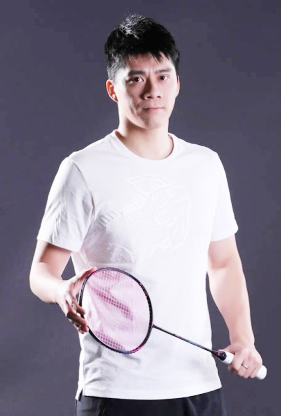 中国羽毛球男单退役男选手(传奇傅海峰：从陪练到羽毛球奥运冠军，退役后的选择你想不到)